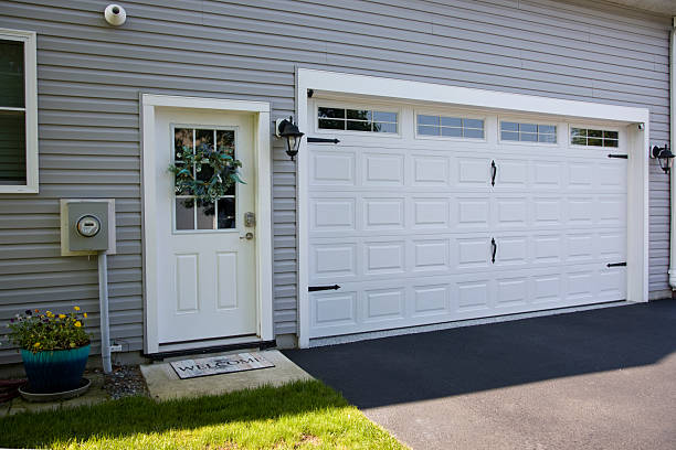 24/7 Emergency Garage Door Panel Replacement experts in Madison, MN